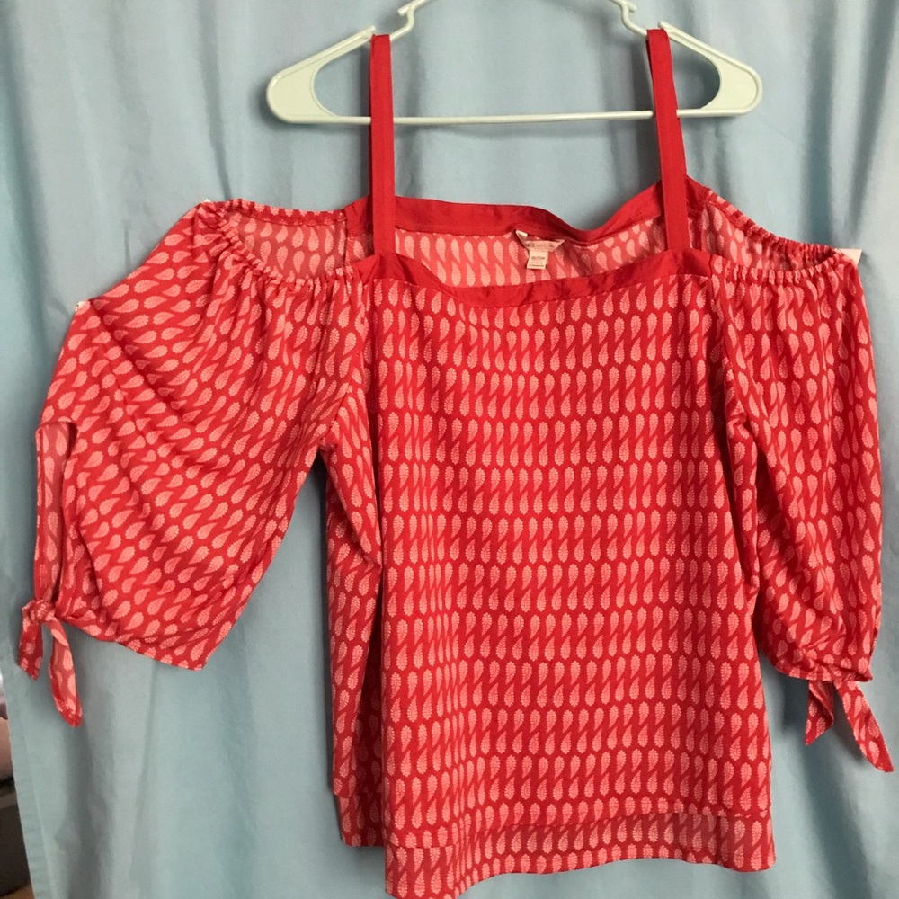 Women’s off- shoulder top